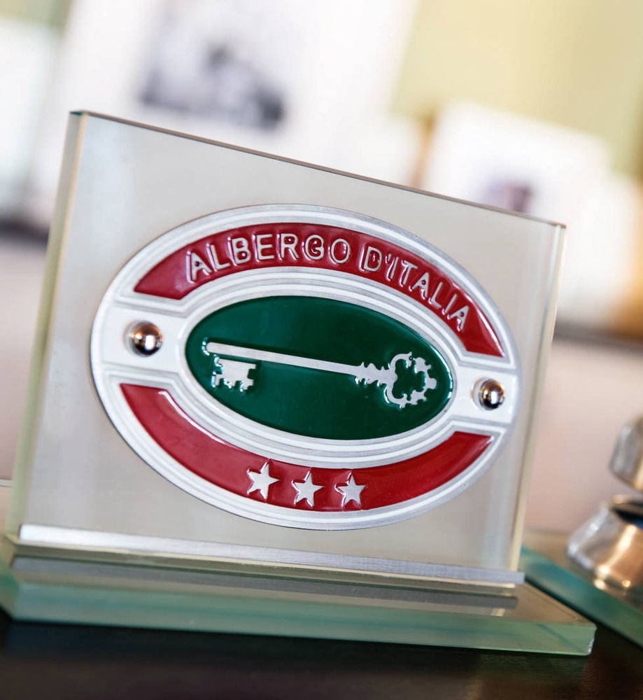 Albergo D'Italia Кивасо Екстериор снимка